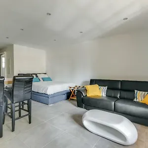  Apartment Le Hameau Des Pins Frankreich