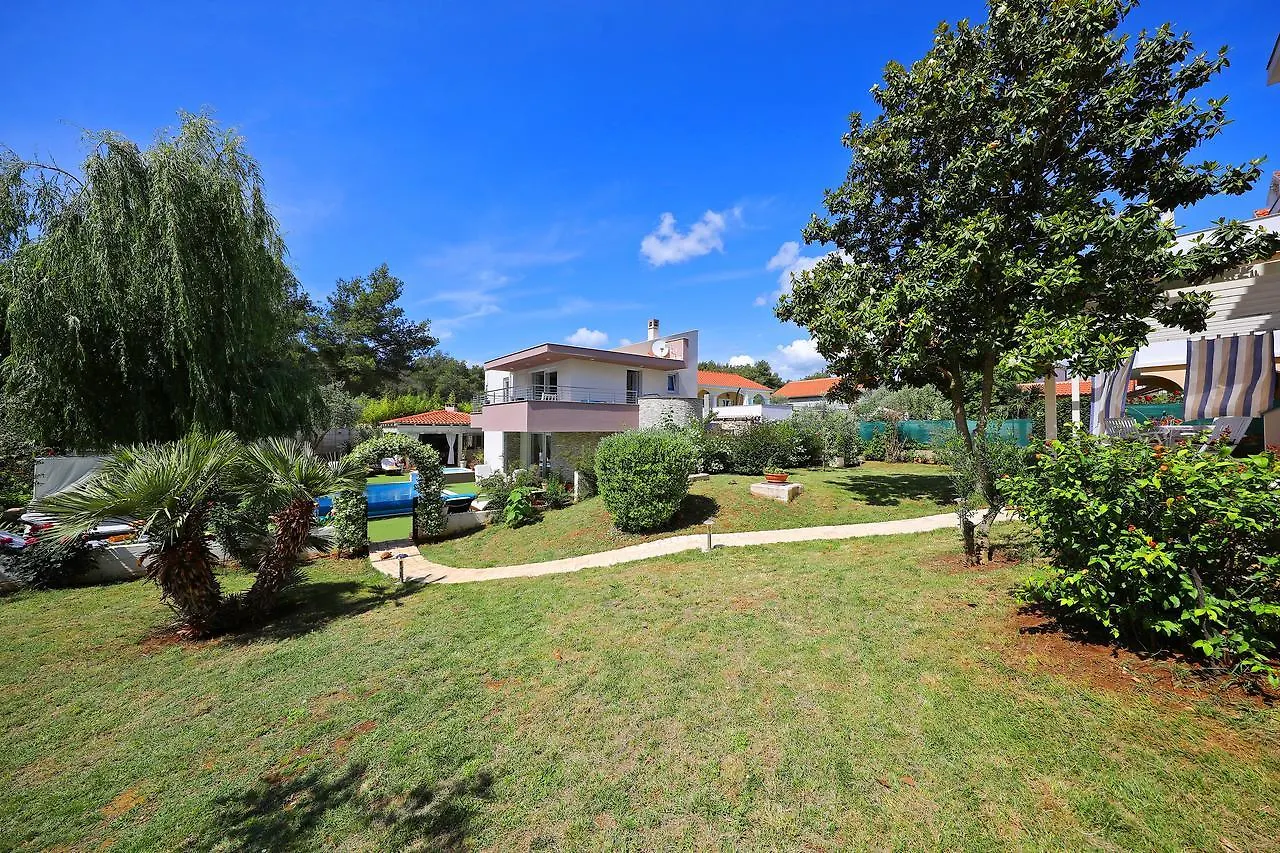 Apartments Mirakul Zara
